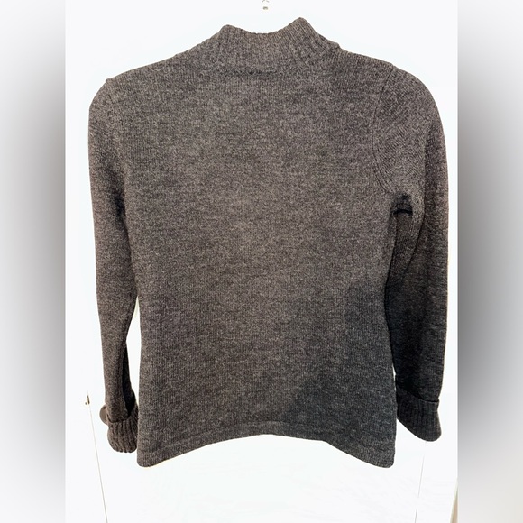 Fenn Wright Manson Gray Wool Cardigan with V-Neck and Textured Knit - Picture 4 of 5